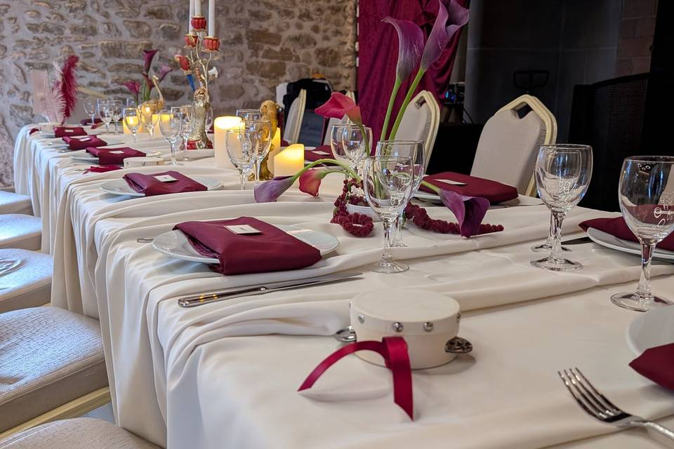Drapé & bordeaux