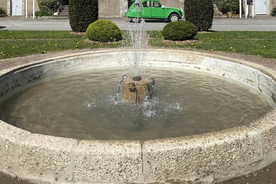 Devant la mairie
