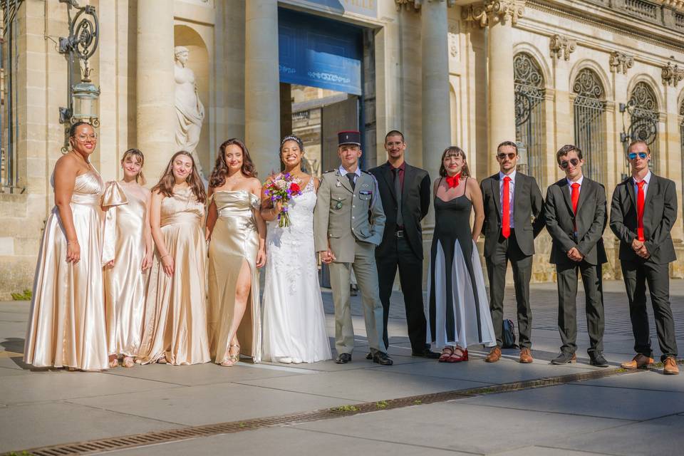 Photo de groupe à la Mairie