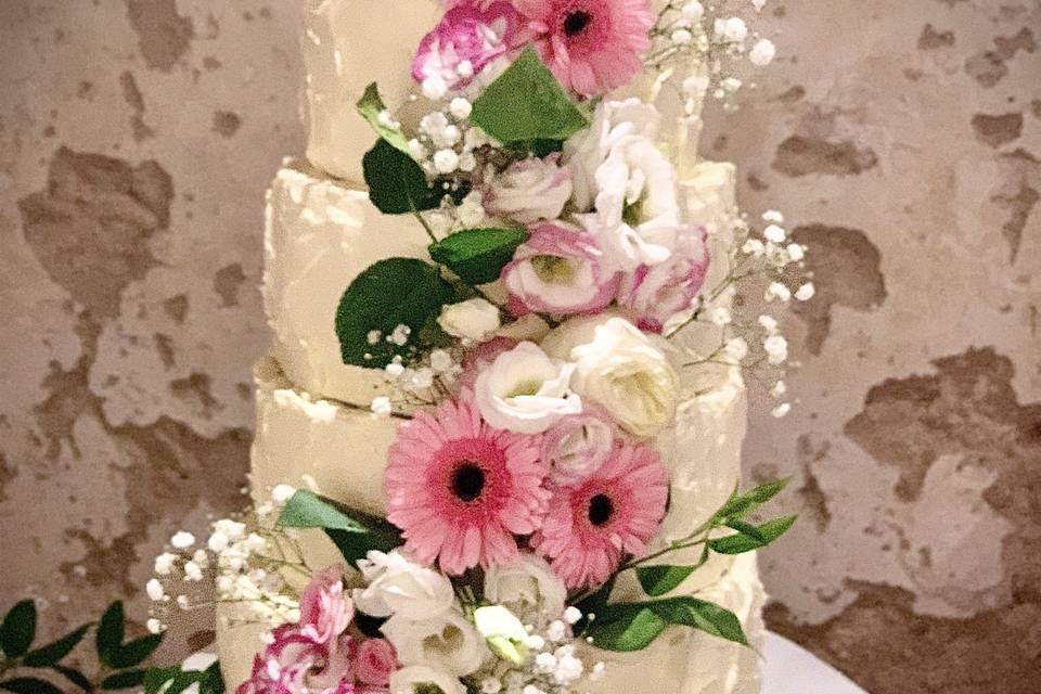 Wedding cake recouvert crème