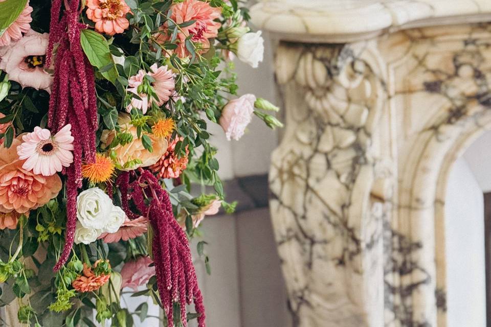 Close up arche et bouquet