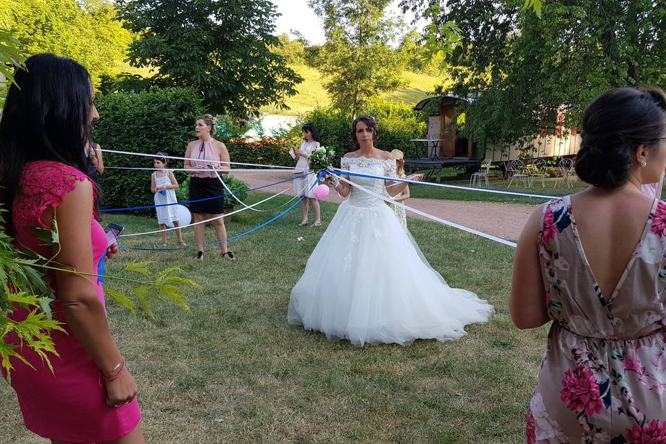 Lancer de bouquet de la mariée