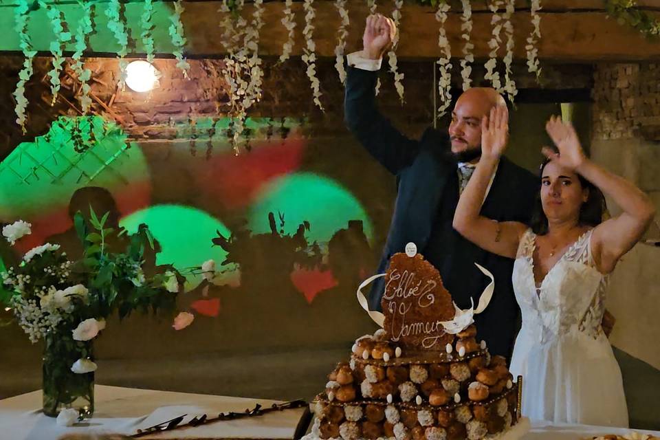 Arrivée du Wedding Cake