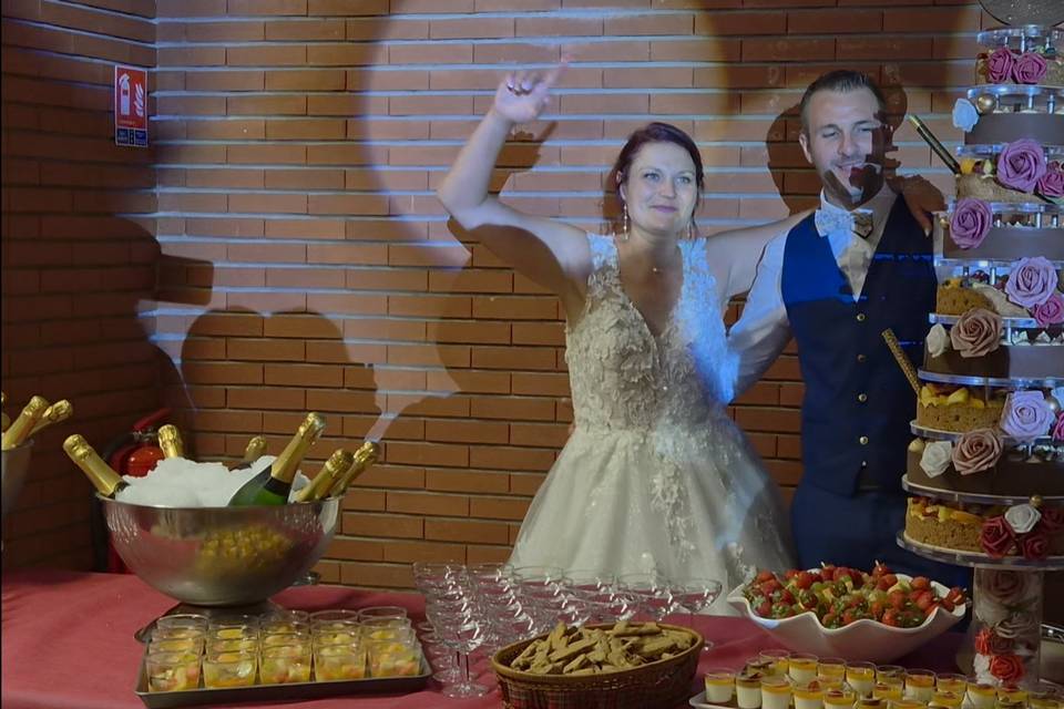 Arrivée du Wedding Cake