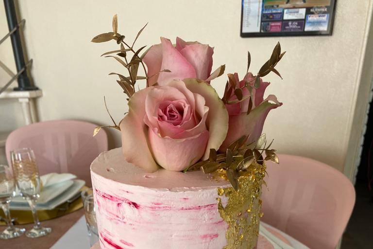 Naked Cake & fleurs fraîches