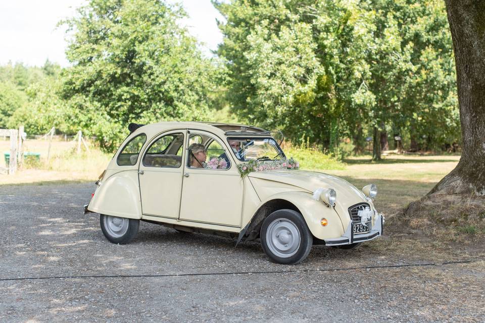 Mariage 2cv beige