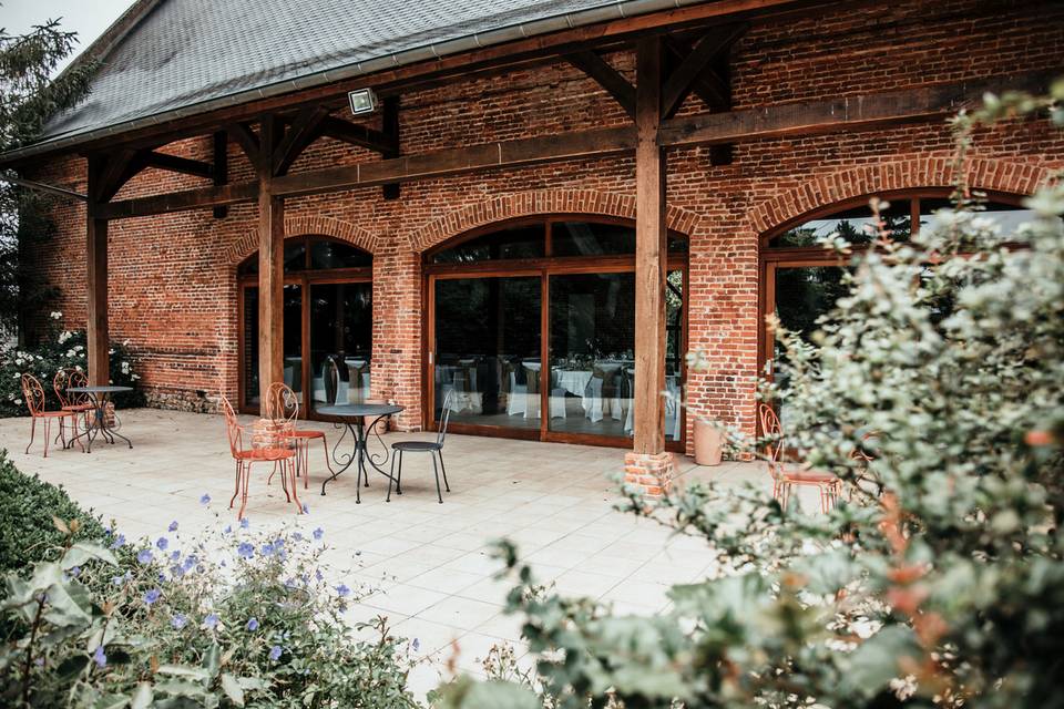 Grange terrasse abritée