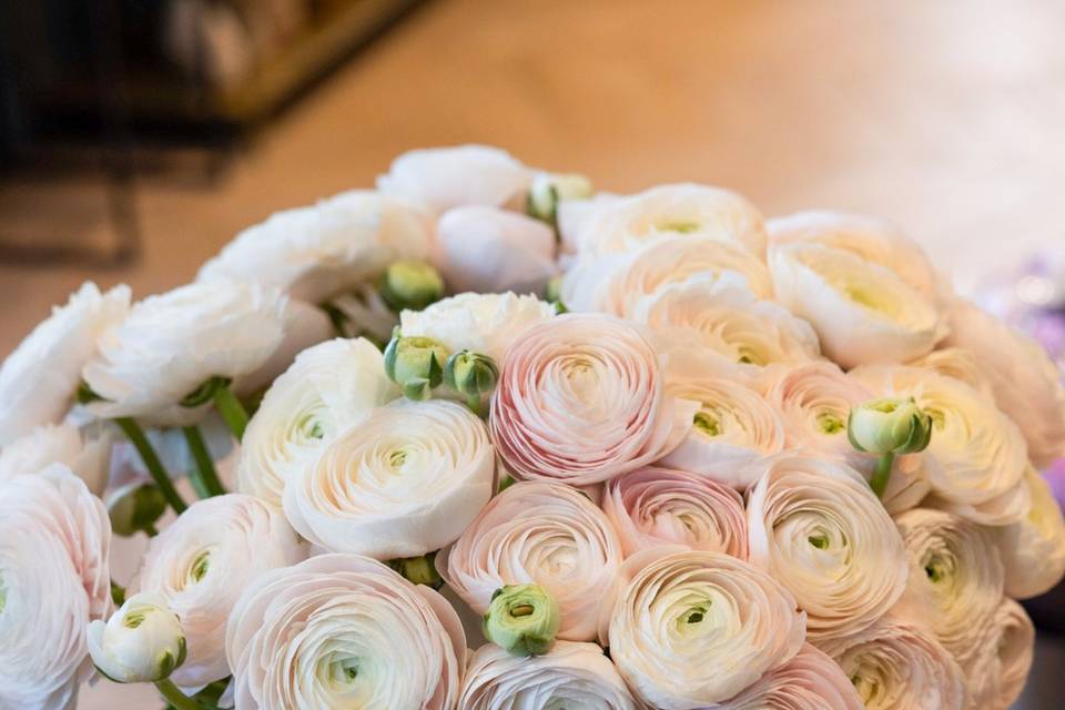 Vase fleurs blanches
