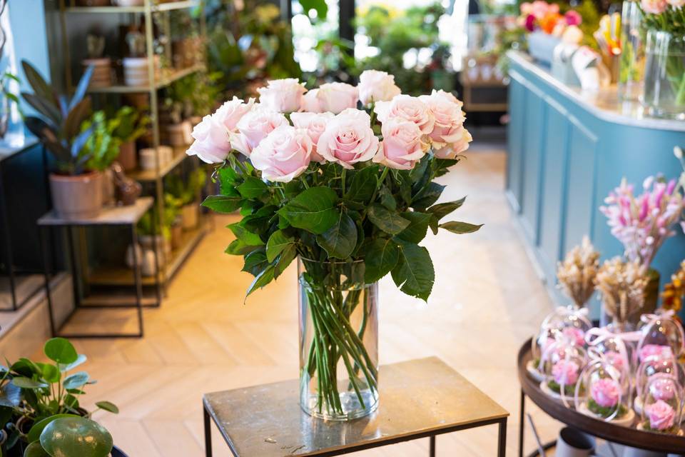 Vase fleurs roses