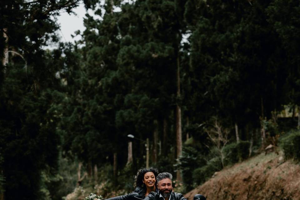 Couple sur une moto