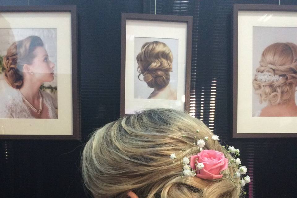 Chignon bas +fleurs naturel