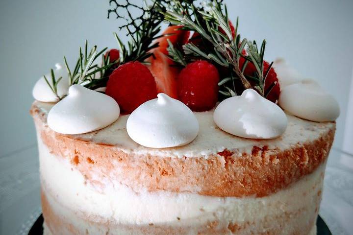 Nude cake à la fraise
