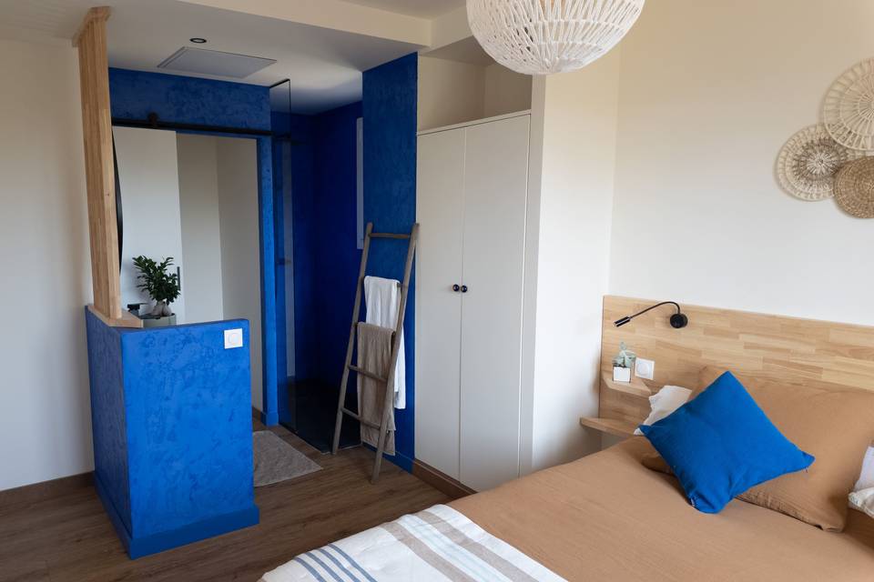 Chambre Med et salle de bains