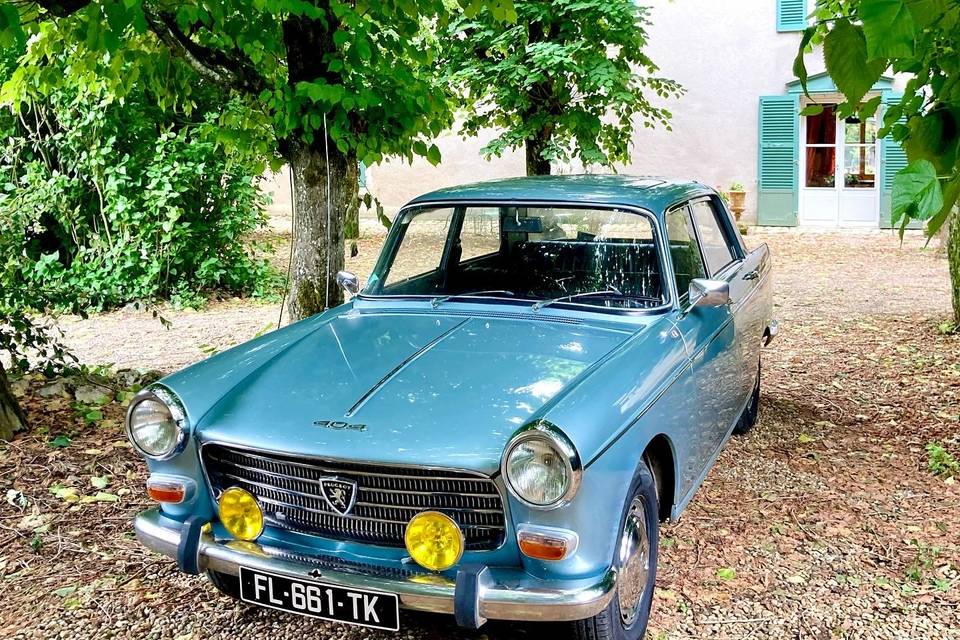 Peugeot 404