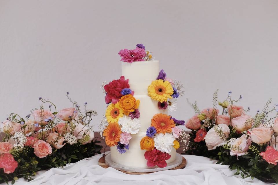 Color pop wedding