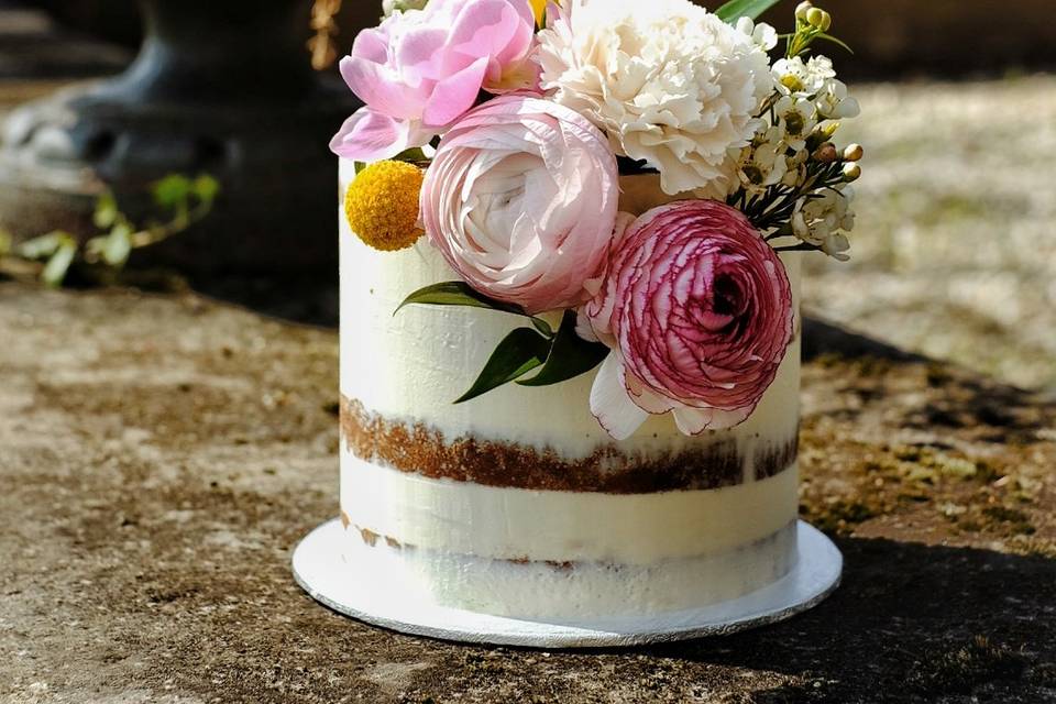 Simple wedding cake printemps