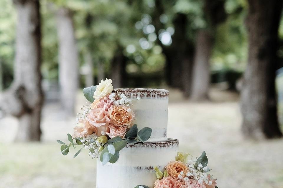 Peach wedding cake