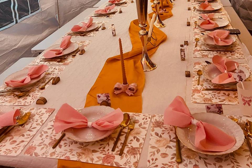 Décoration de la table du repas