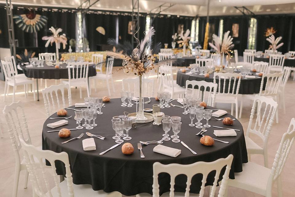table_ronde_deco_plumes_naturelles