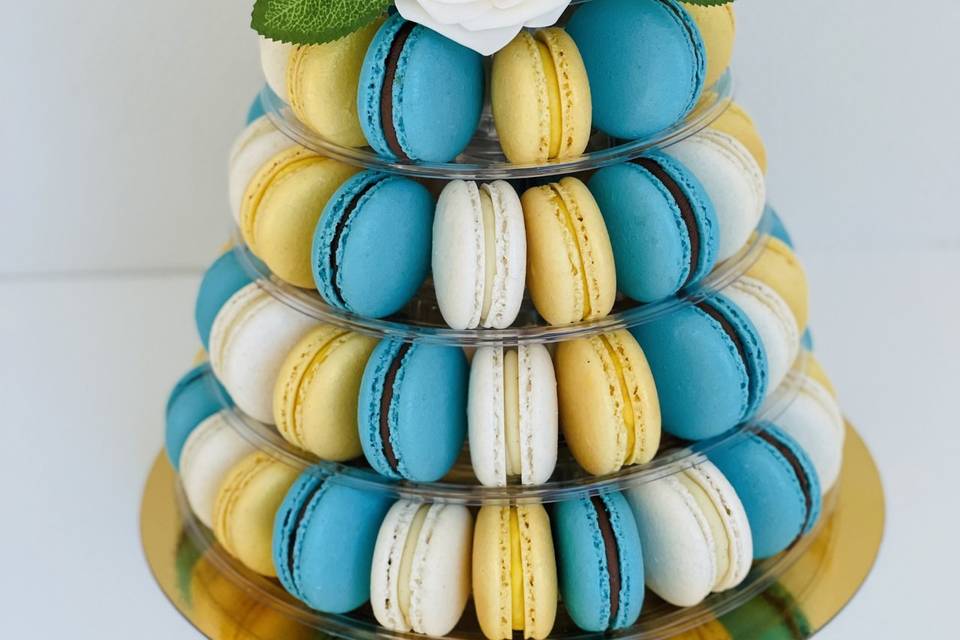 Pièce montée de macarons