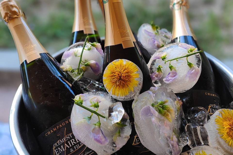 Service champagne fleuri