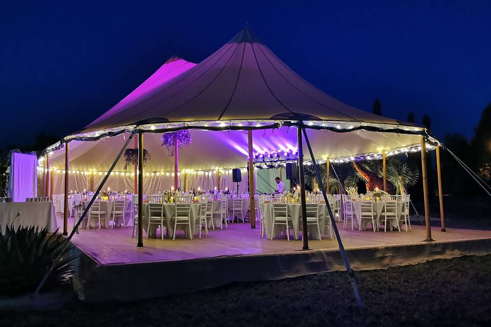 Mariage sous un châpiteau
