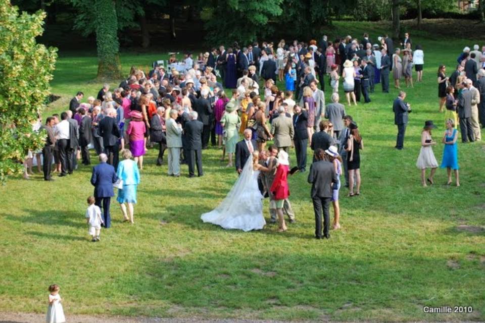 Vin d'honneur dans le parc