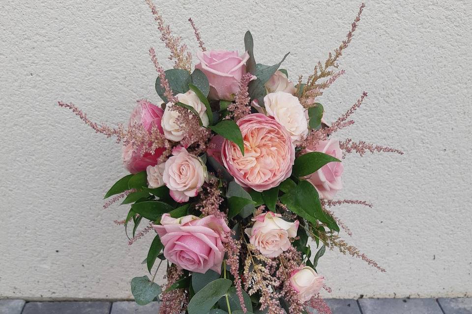 Bouquet roses et freesias