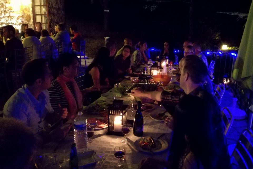 Dîner de famille au Pool House