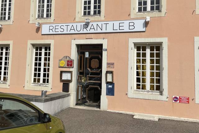 Au dessus du caveau