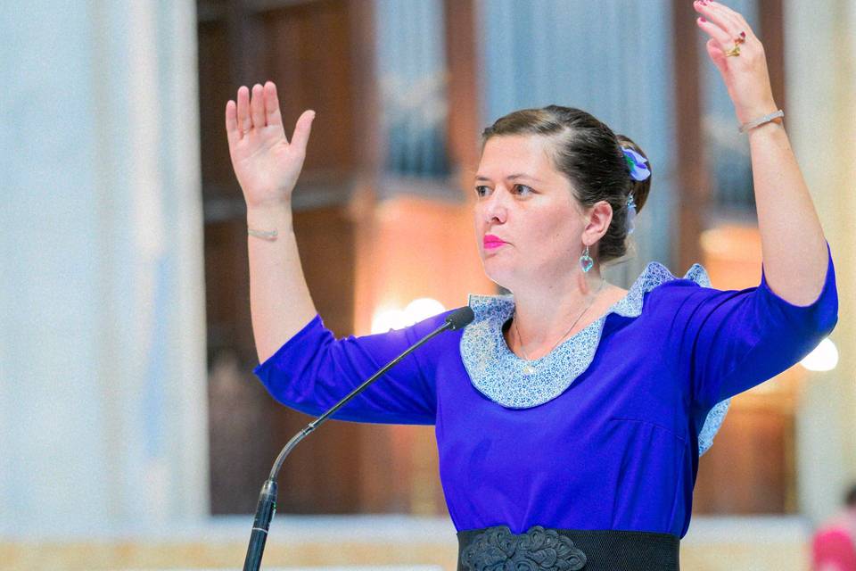 Chanteuse église bénédiction