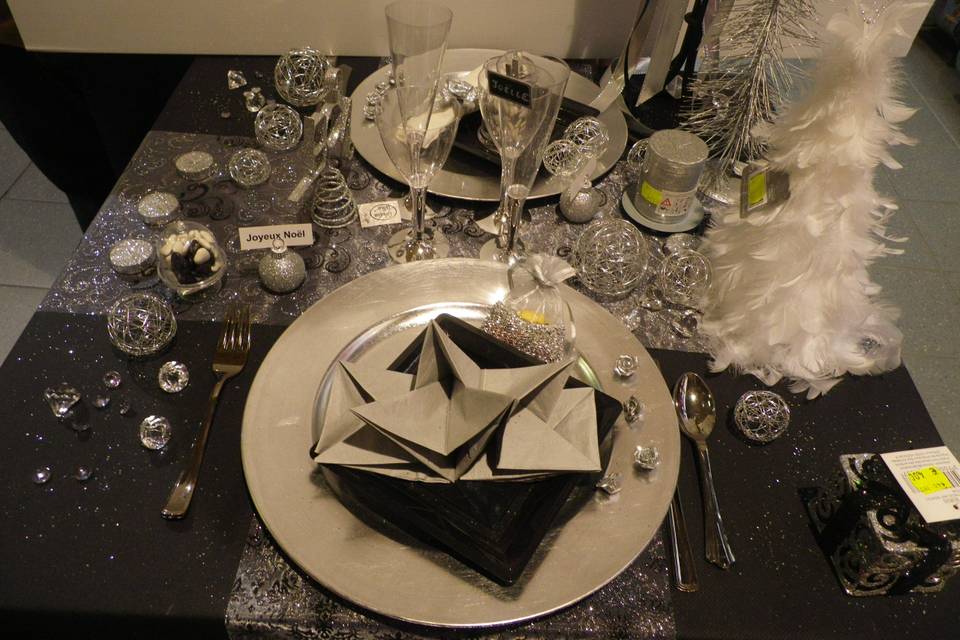 Table décor noir argent