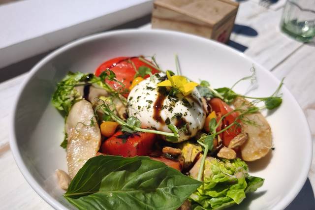 Burrata tomate et amande torré