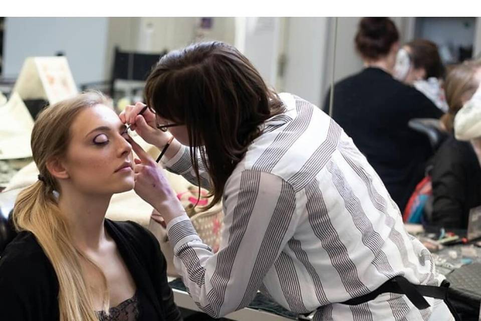 Makeup artist