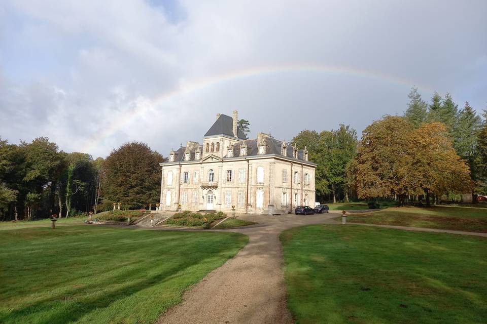 Château sous arc-en-ciel