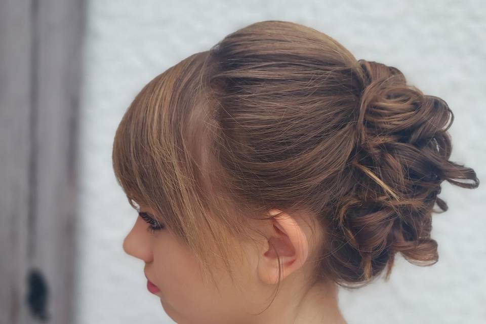 Chignon maquillage demoiselle