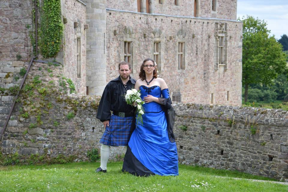 Robe de mariée médiévale bleue