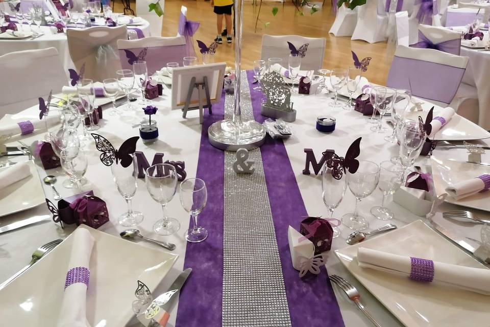 Table mariés violet et argent