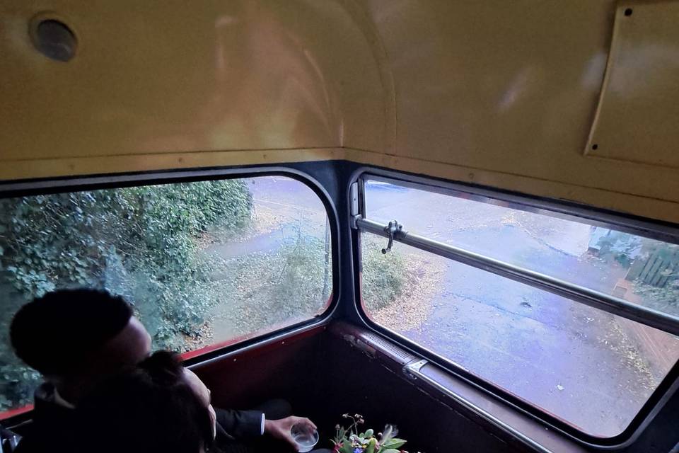 Bus couple