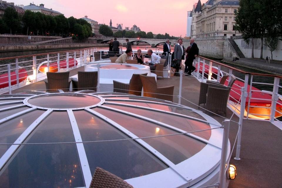 Pont terrasse illuminé