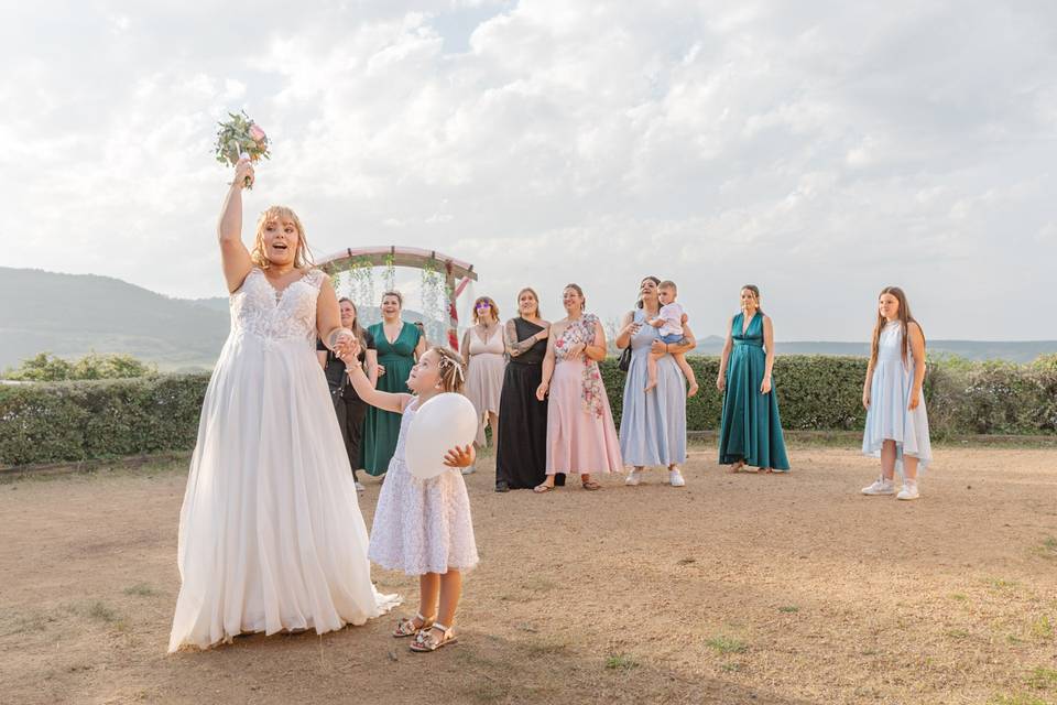 Mariage - Lancer de bouquet