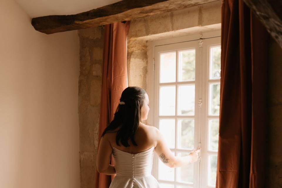 Clara lors de ses préparatifs