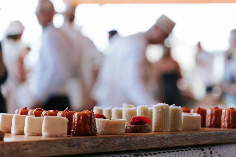 assortiment_gateau_bois_table