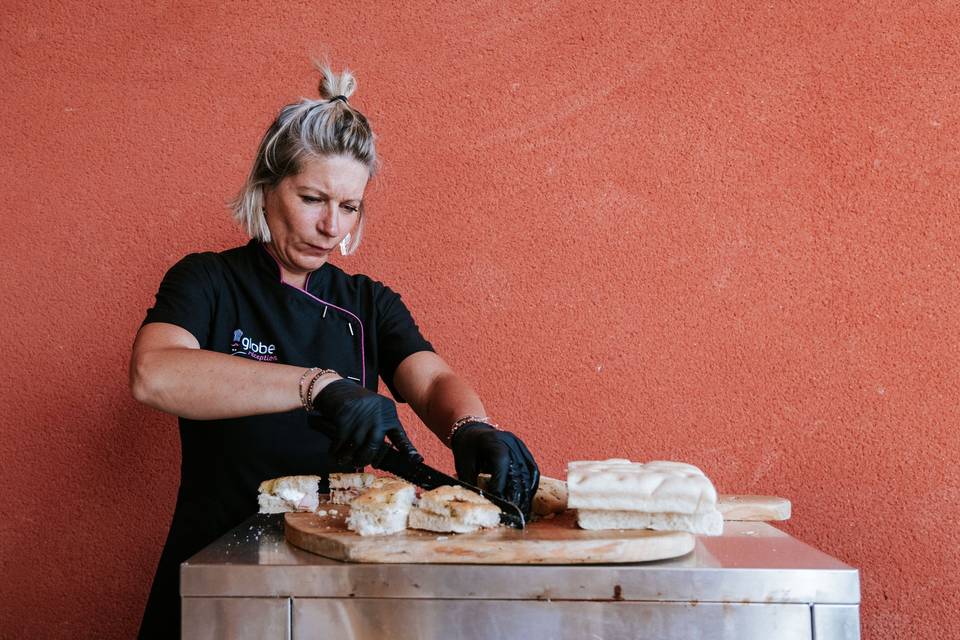 preparation_focaccia_mains_noires