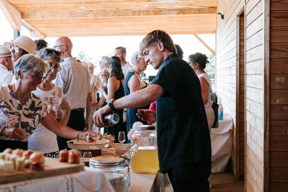 serveur_verre_cocktail_mariage