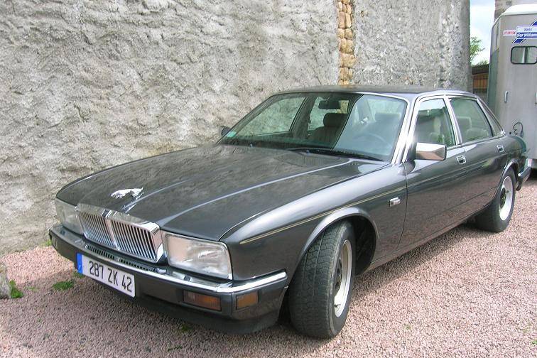 Jaguar XJ40     1988