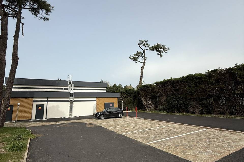 45, place de parking gratuite
