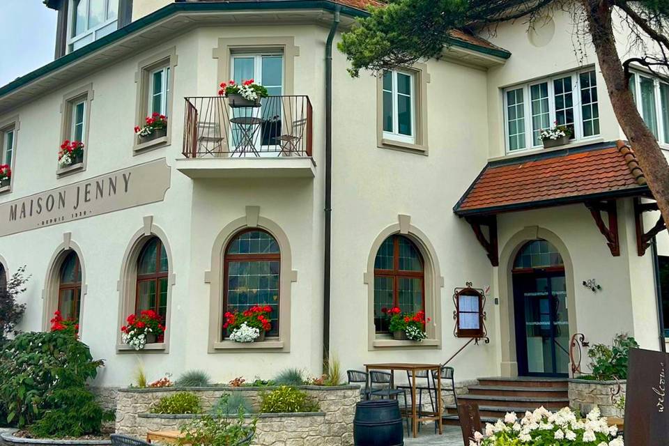 Façade