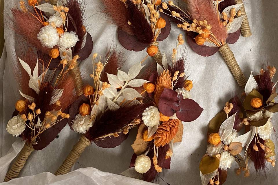 Boutonnières fleurs séchées