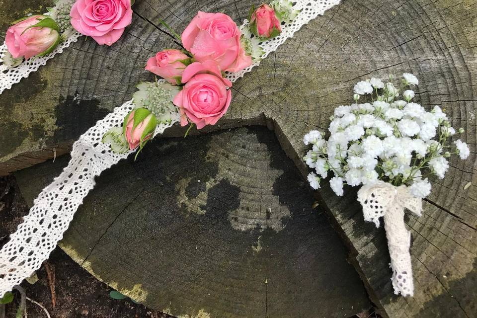 Bracelets et boutonnière